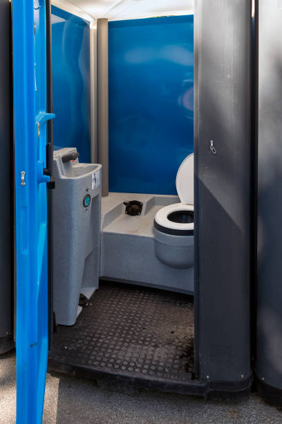 Best Portable restroom trailer rental  in Edwardsville, KS